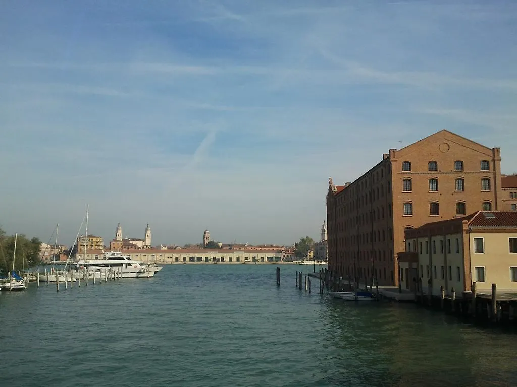 Apartment In Molino Stucky Venice