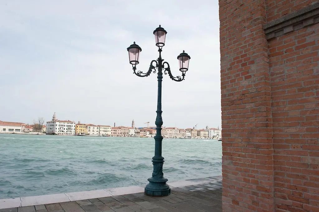 Apartment In Molino Stucky Venice