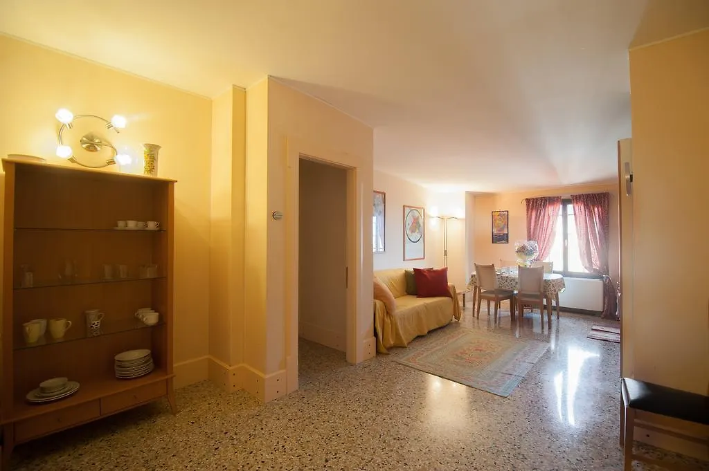 Apartment In Molino Stucky Venice